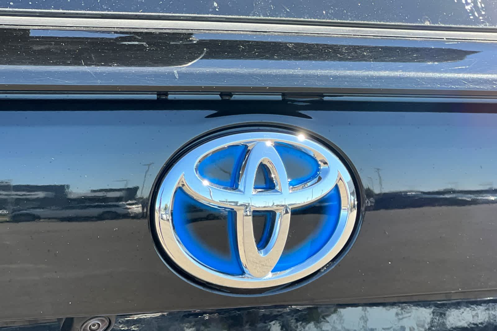 Thumbnail: 2023 Toyota RAV4 - 31