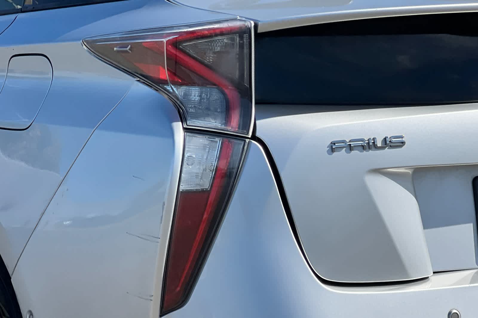 Thumbnail: 2017 Toyota Prius - 31