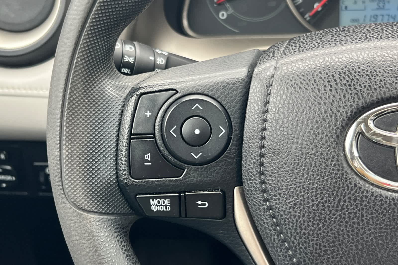 Thumbnail: 2014 Toyota RAV4 - 24