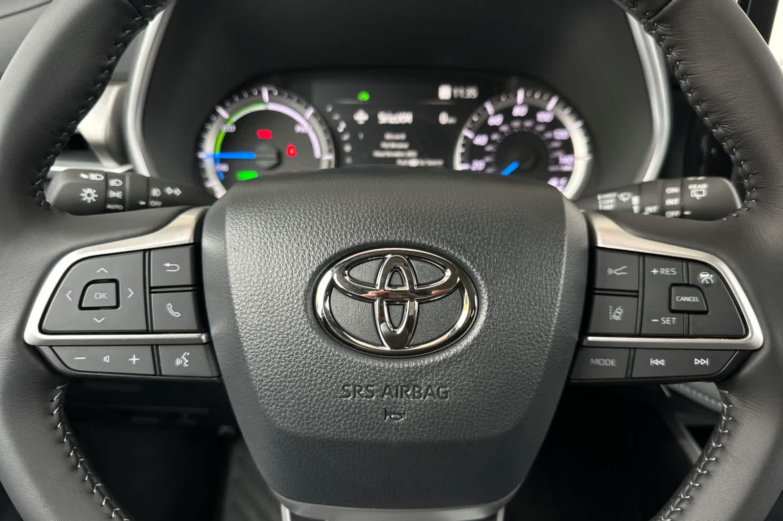 Thumbnail: 2026 Toyota Highlander - 26