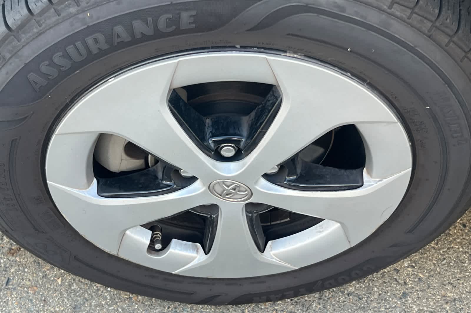 Thumbnail: 2013 Toyota Prius - 10