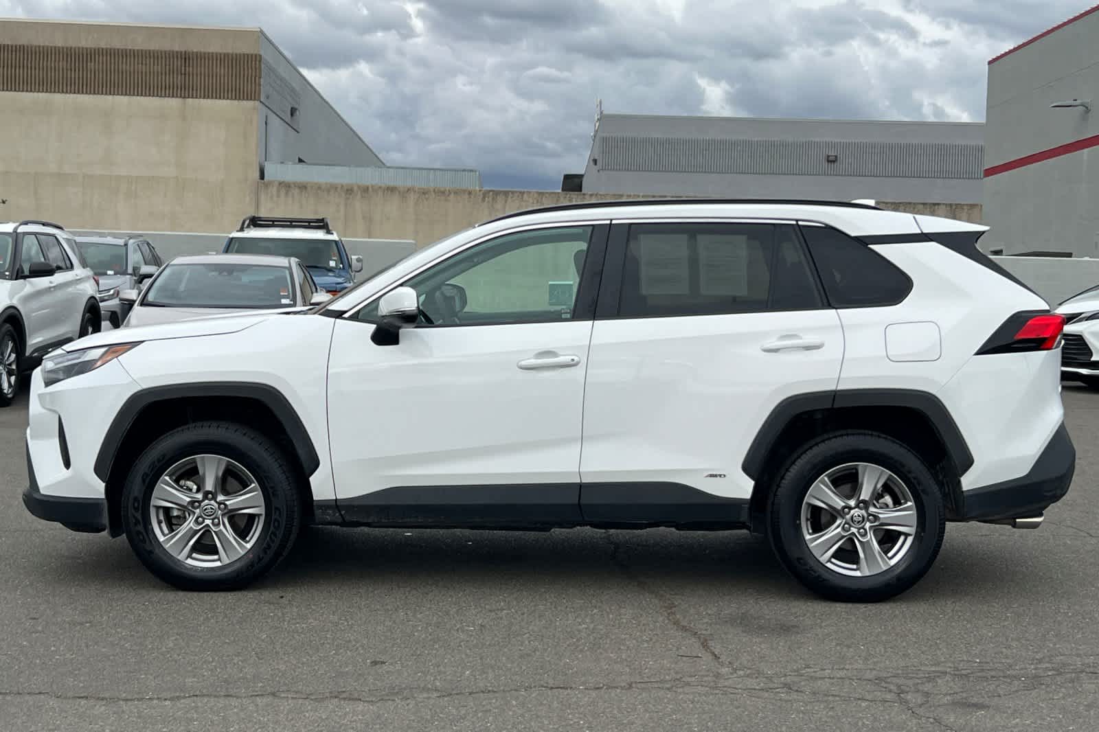 Thumbnail: 2024 Toyota RAV4 - 9