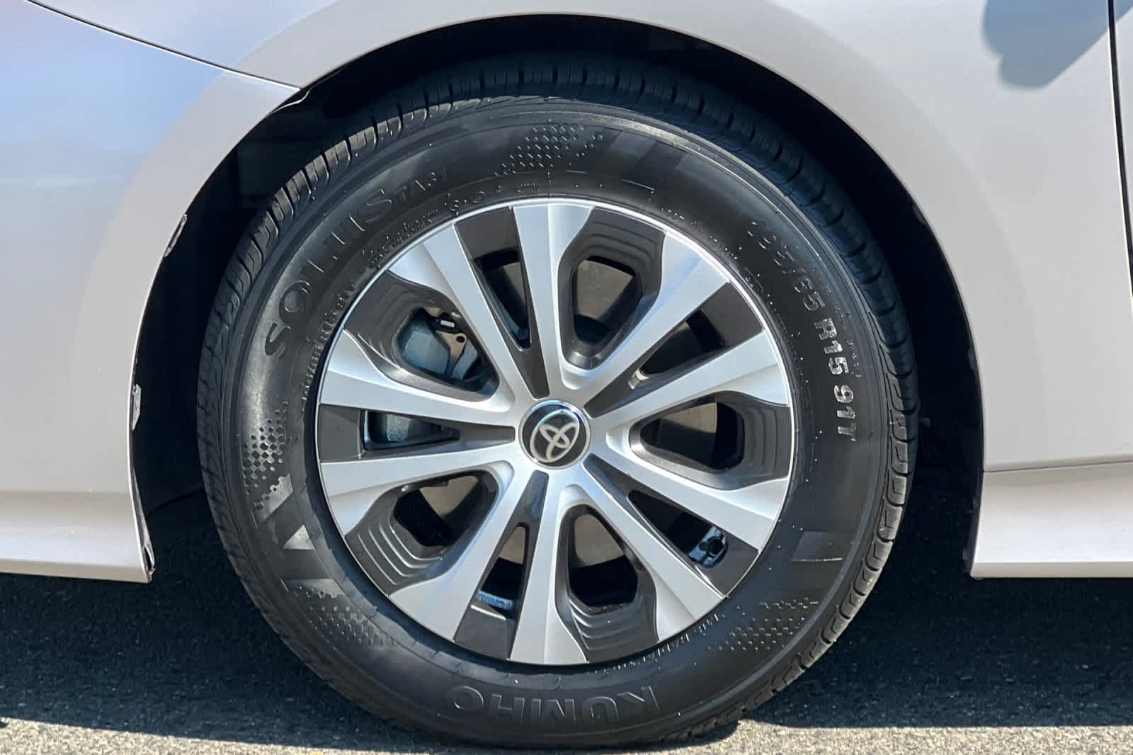 Thumbnail: 2022 Toyota Prius Prime - 30