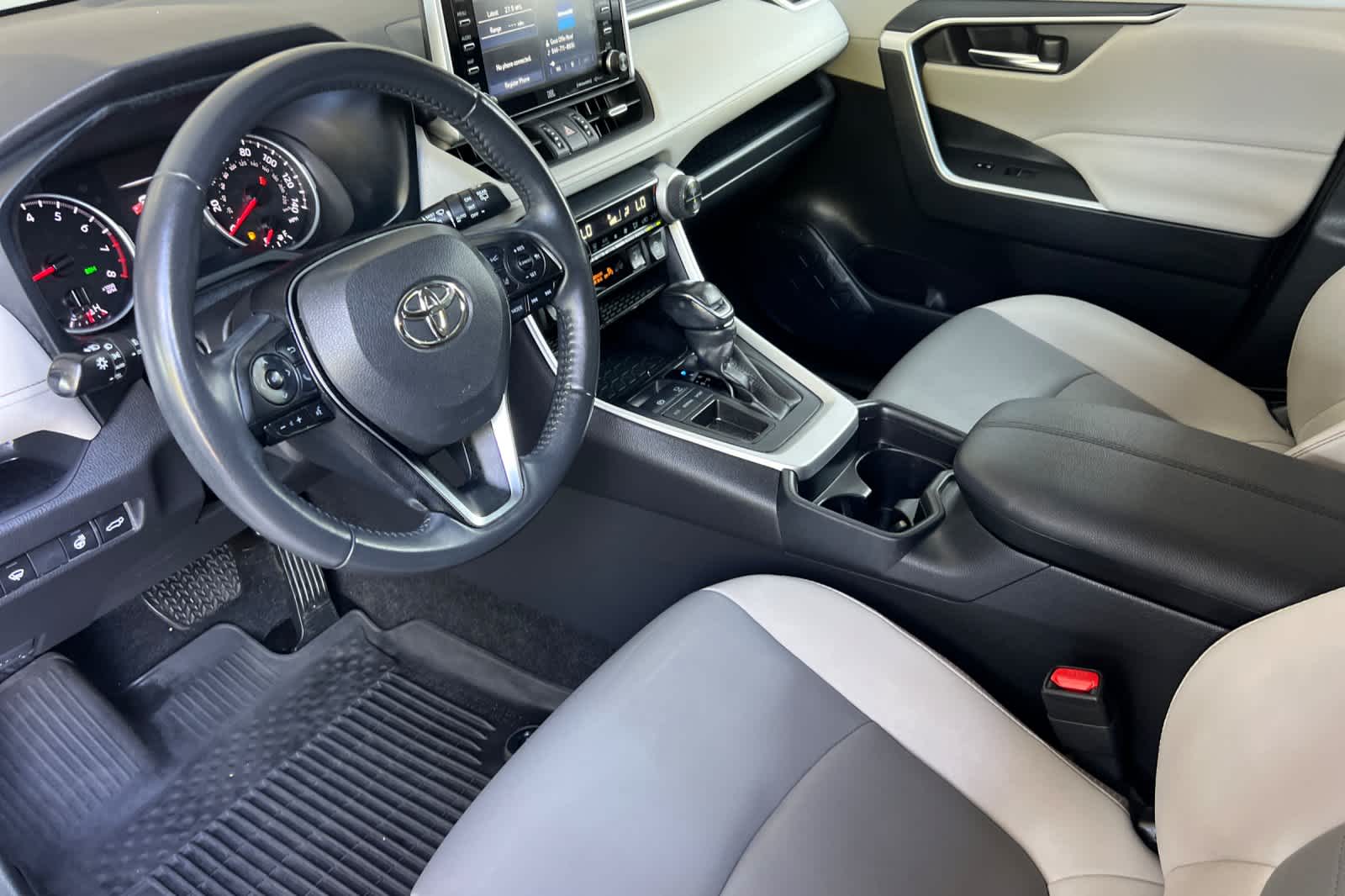 Thumbnail: 2021 Toyota RAV4 - 11