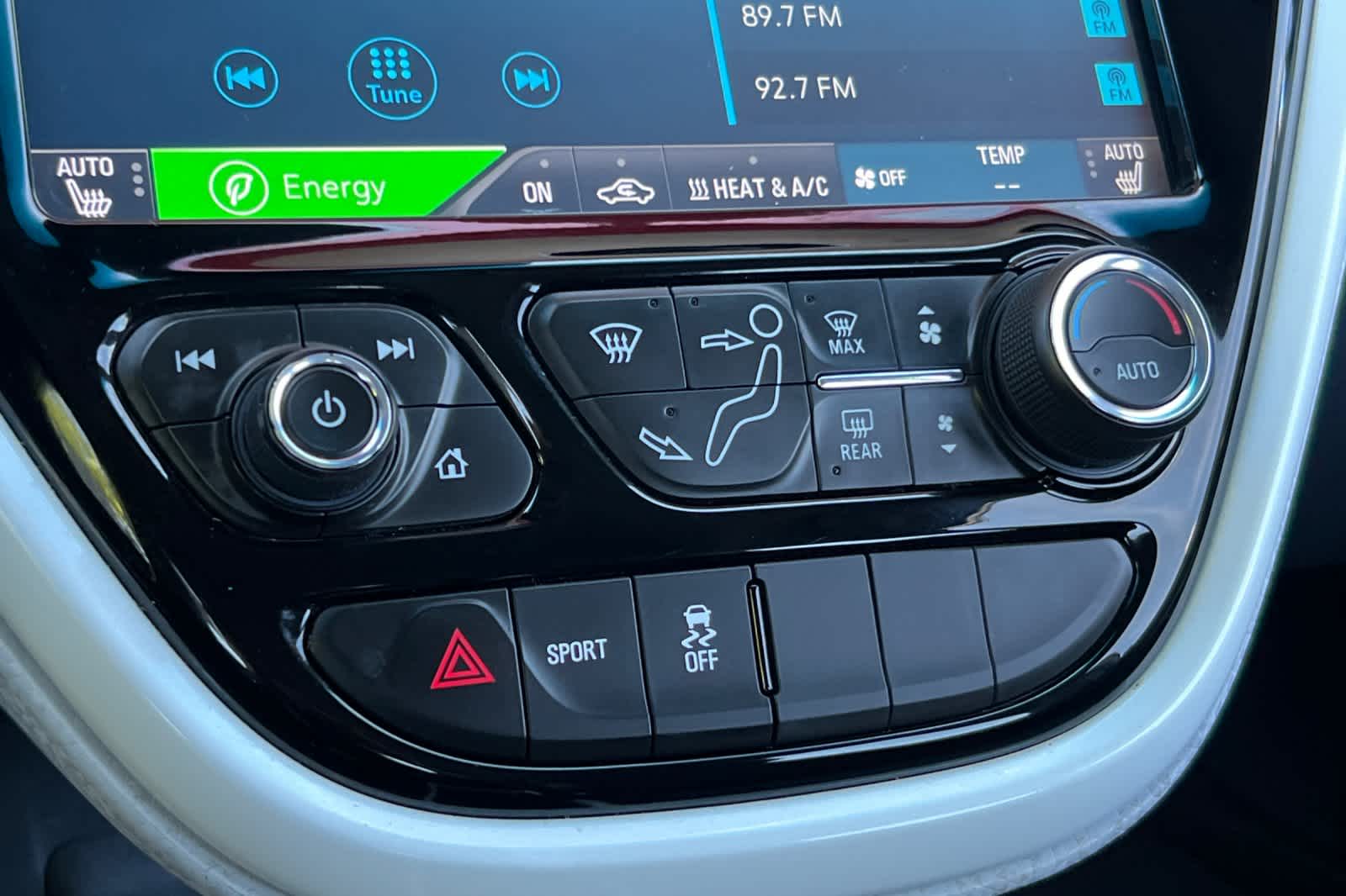 Thumbnail: 2017 Chevrolet Bolt EV - 22