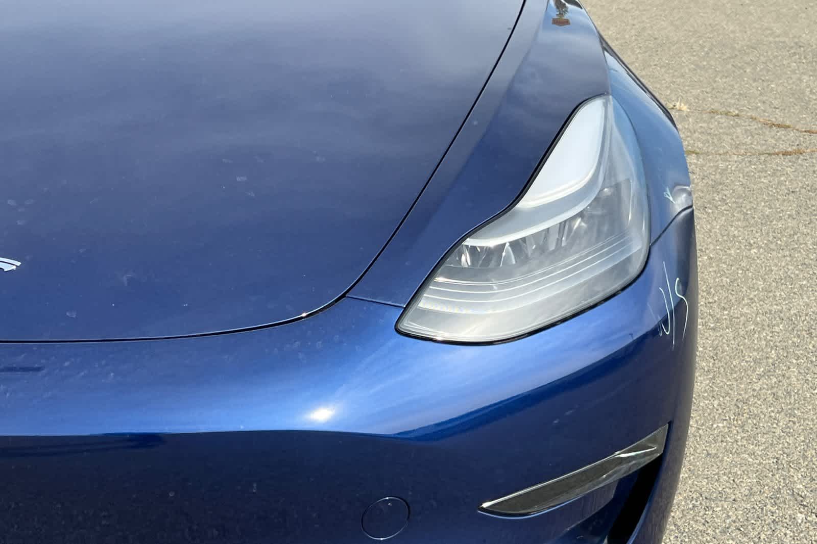 Thumbnail: 2023 Tesla Model 3 - 11