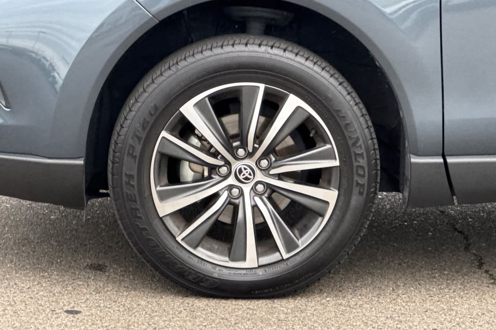 Thumbnail: 2022 Toyota Venza - 31