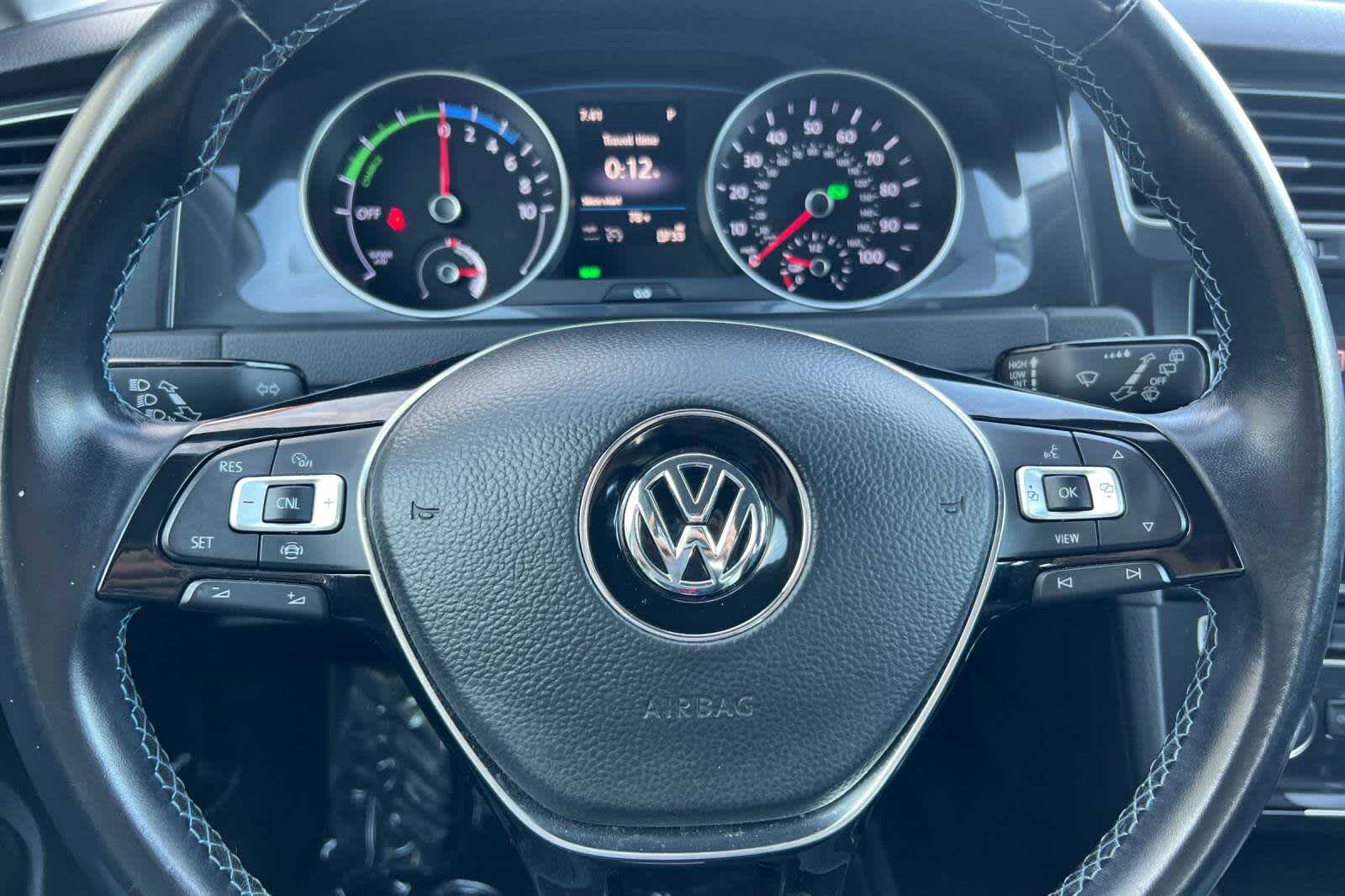 Thumbnail: 2019 Volkswagen e-Golf - 25
