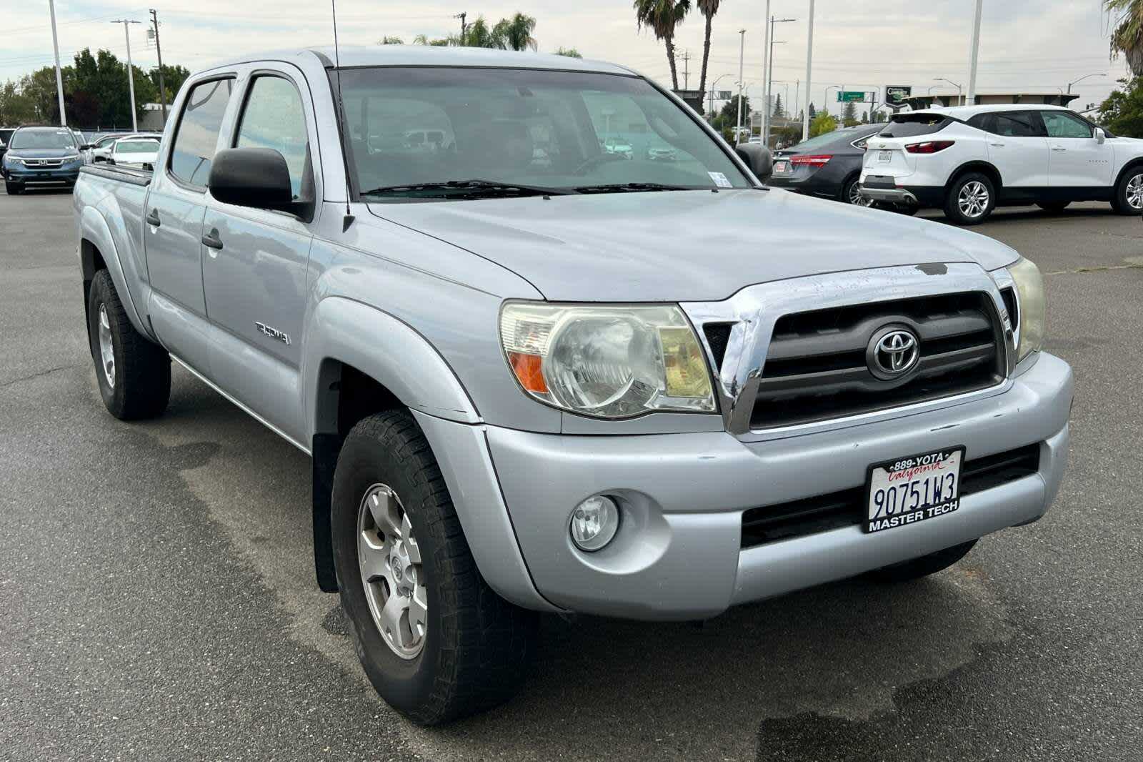 Thumbnail: 2010 Toyota Tacoma - 3