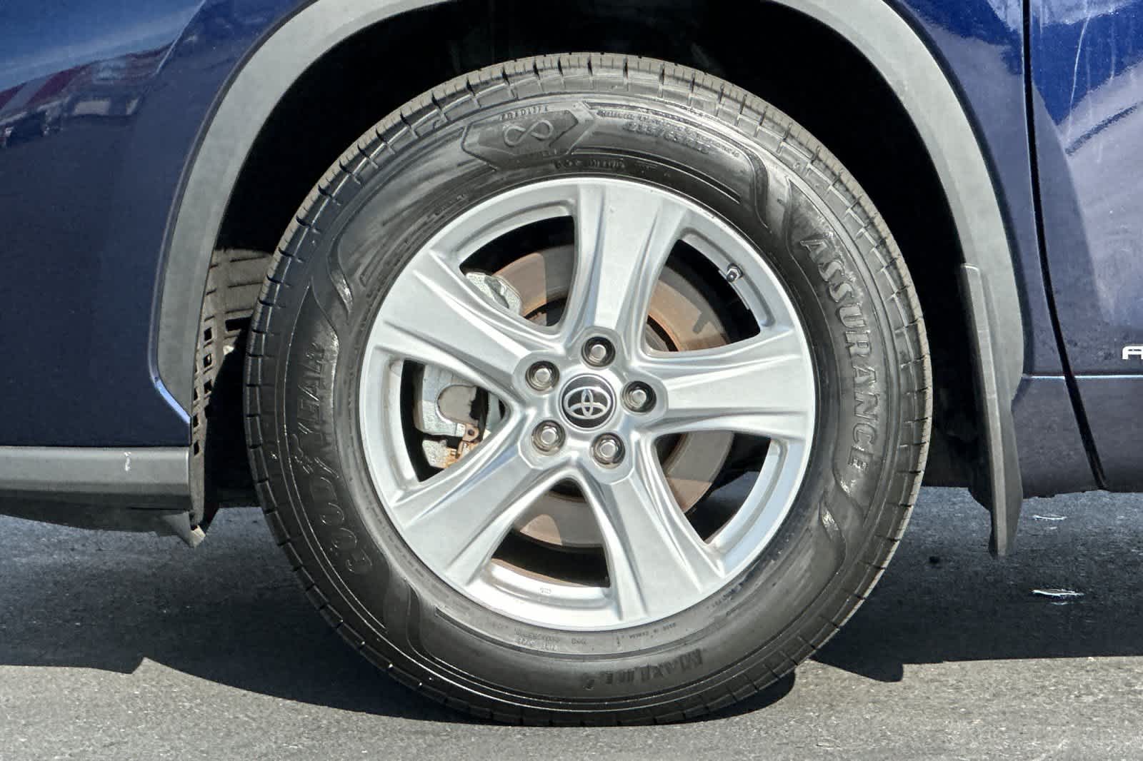 Thumbnail: 2022 Toyota Highlander - 32