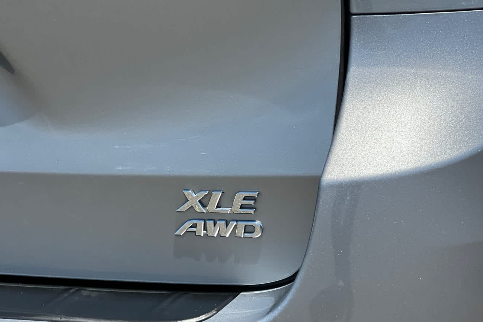 Thumbnail: 2018 Toyota Sienna - 34