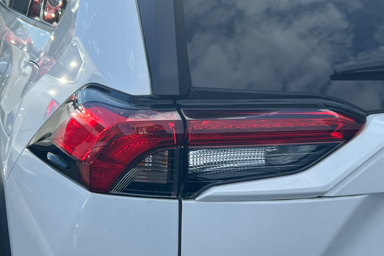 Thumbnail: 2022 Toyota RAV4 - 20