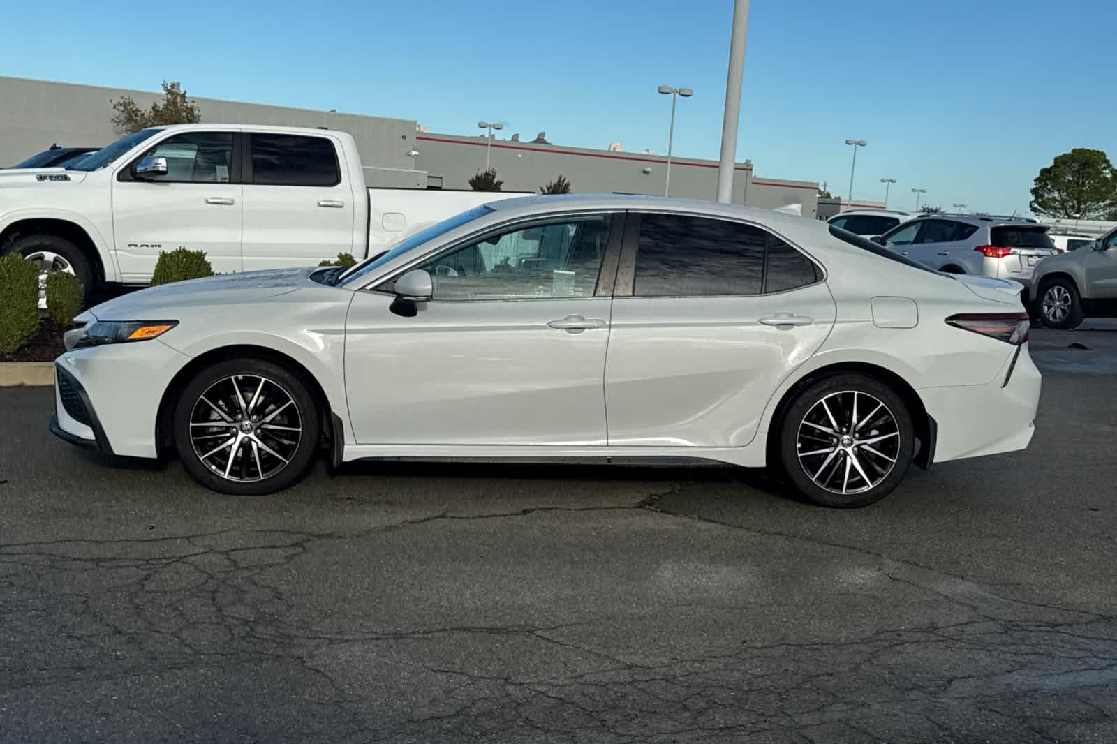 Thumbnail: 2022 Toyota Camry - 9