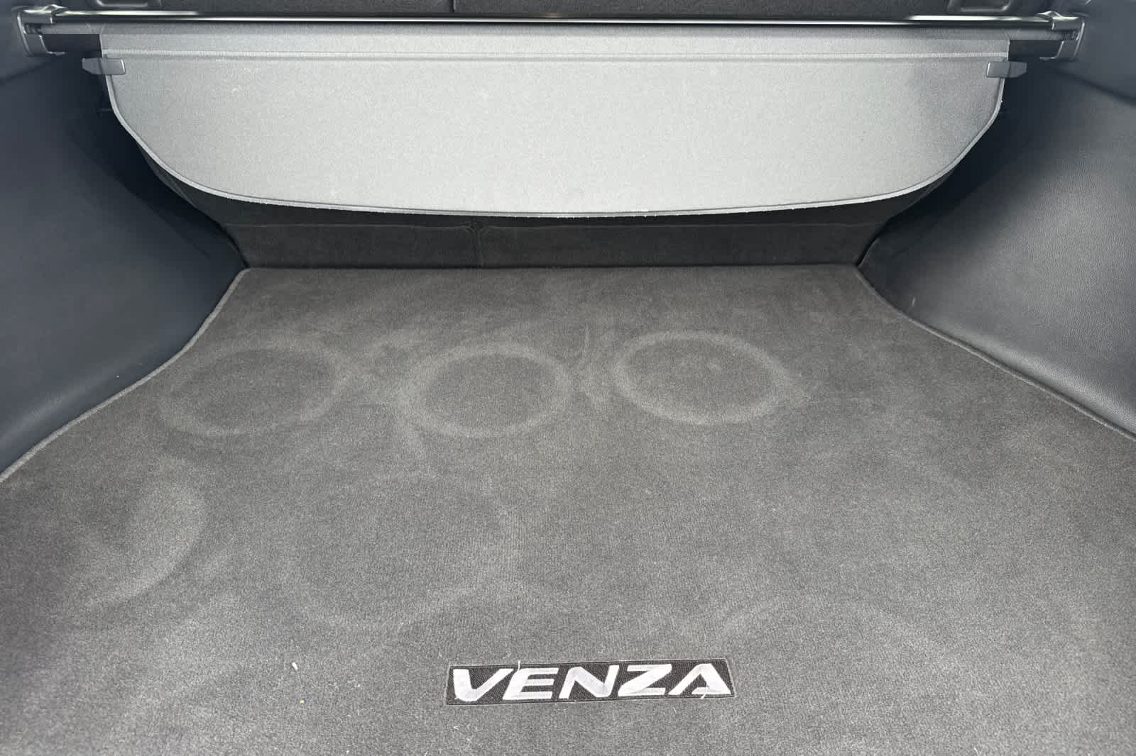 Thumbnail: 2022 Toyota Venza - 16