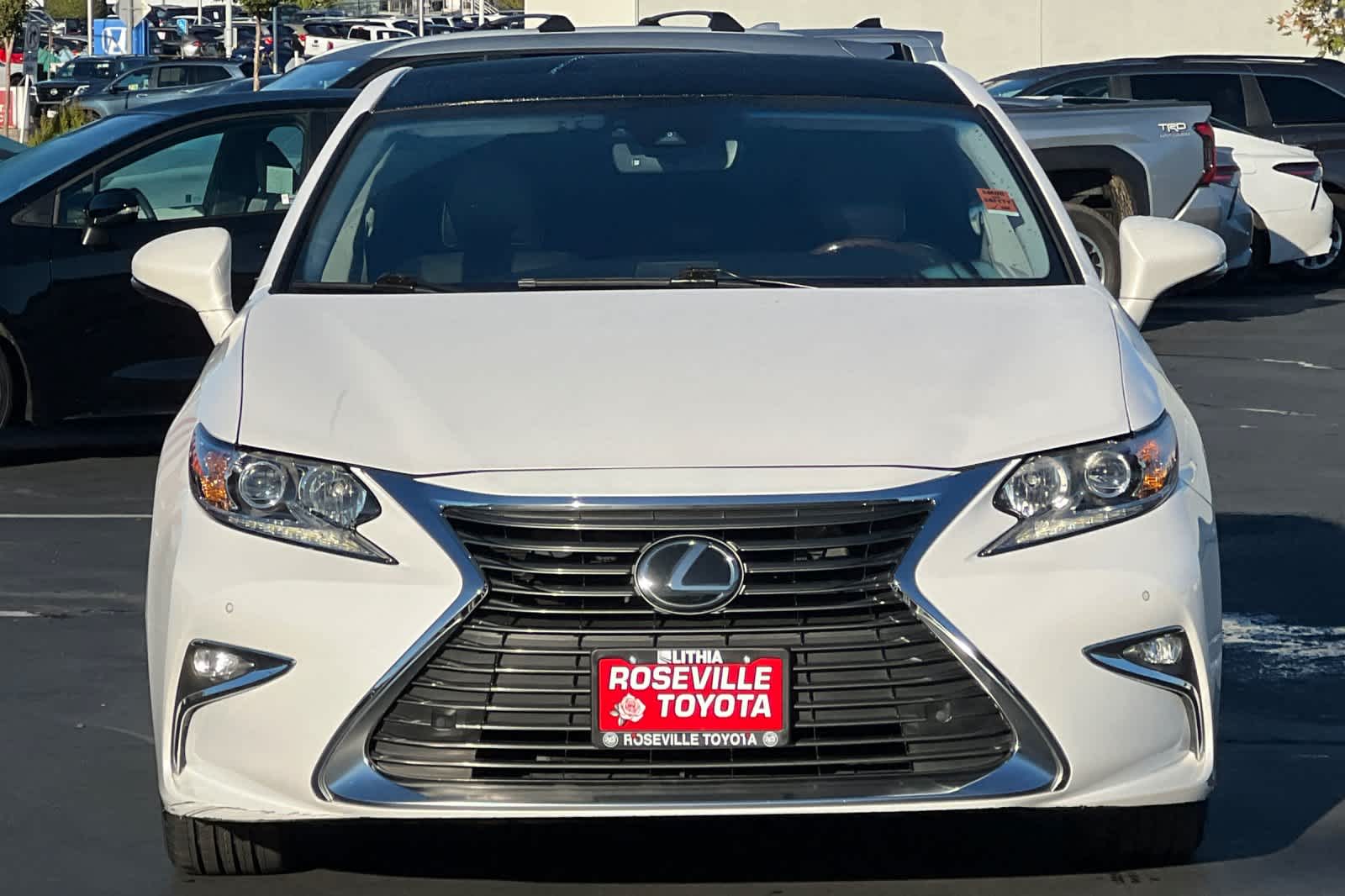 Thumbnail: 2016 Lexus ES - 10