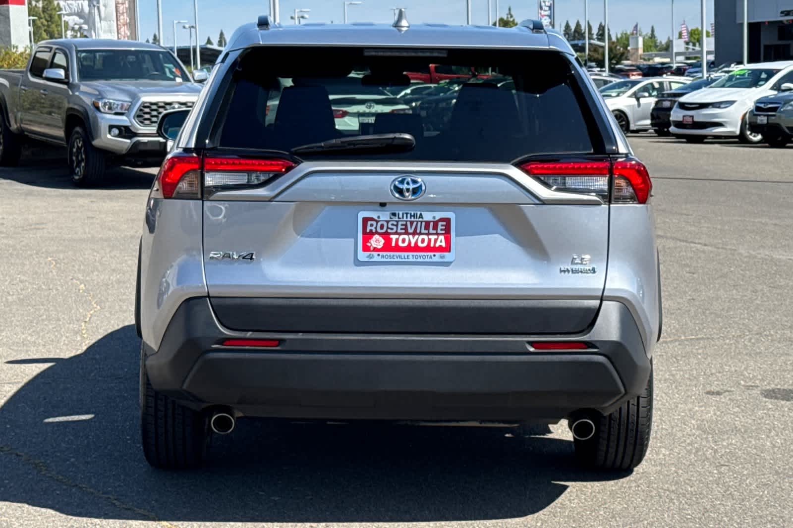 Thumbnail: 2023 Toyota RAV4 - 8