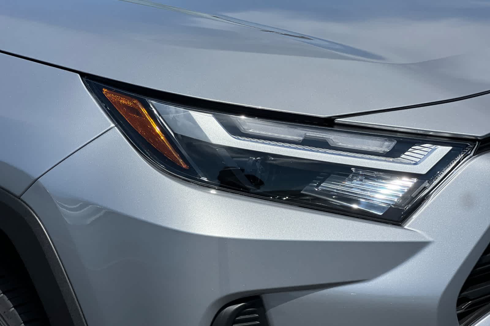 Thumbnail: 2025 Toyota RAV4 - 27