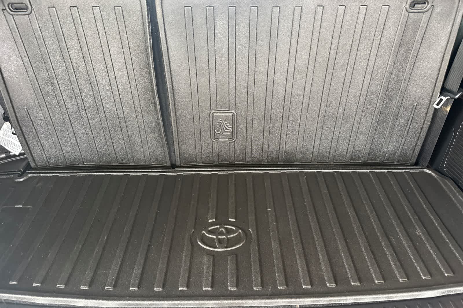 Thumbnail: 2017 Toyota Highlander - 17