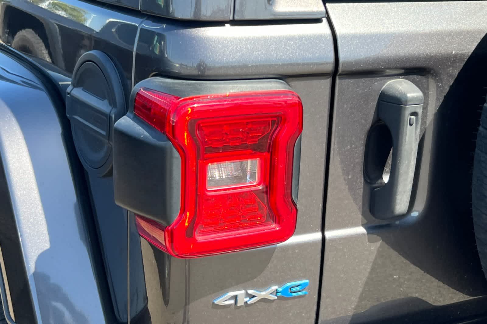 Thumbnail: 2021 Jeep Wrangler - 19