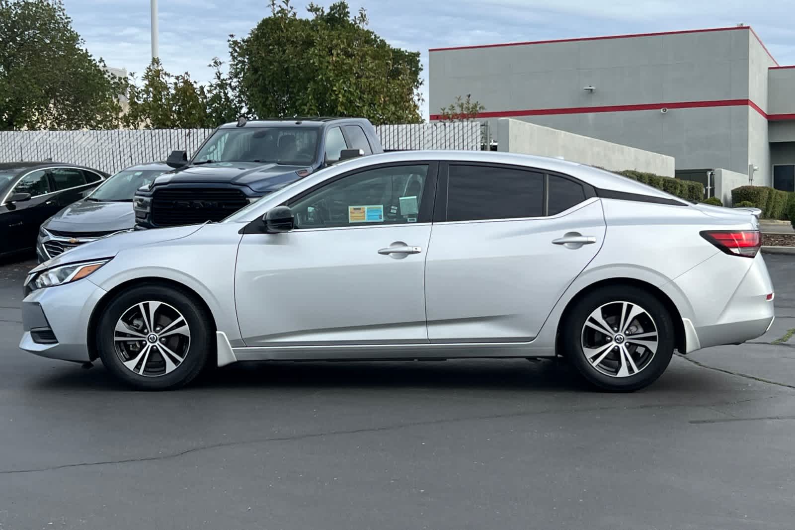 Thumbnail: 2020 Nissan Sentra - 9