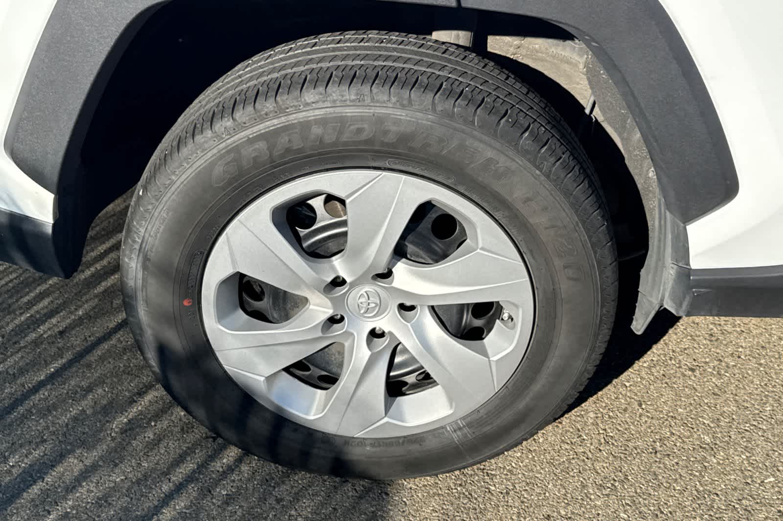 Thumbnail: 2024 Toyota RAV4 - 13