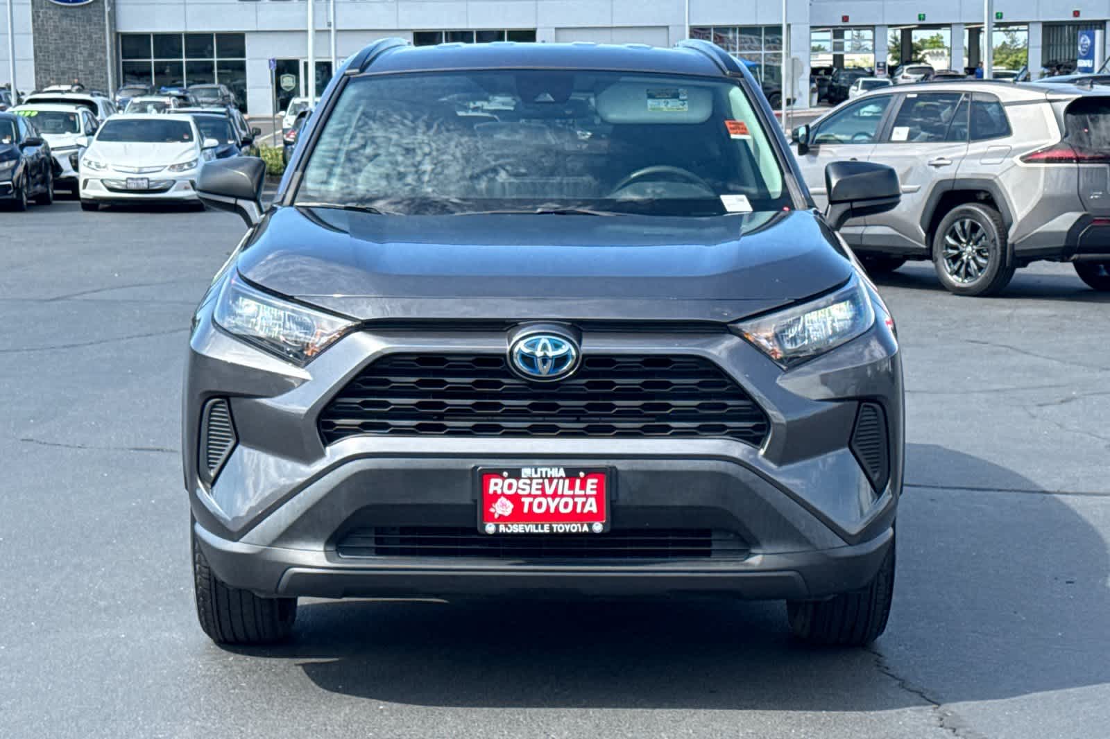 Thumbnail: 2021 Toyota RAV4 - 10