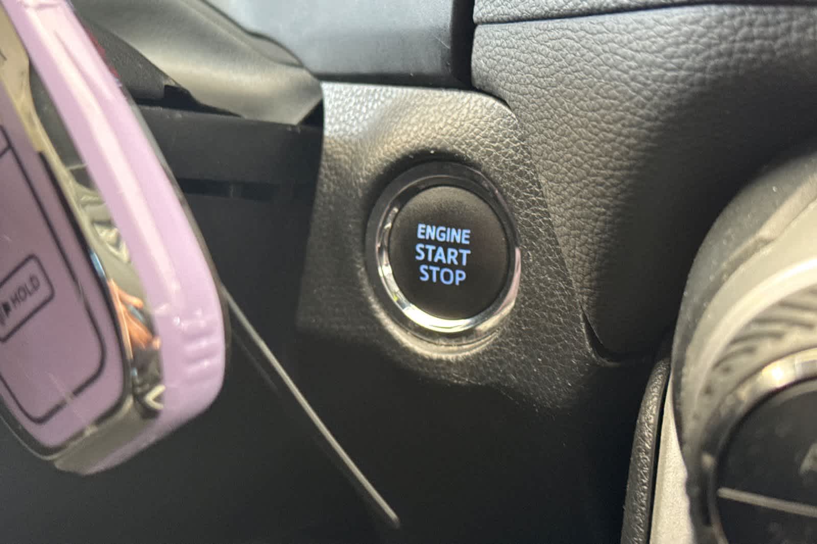 Thumbnail: 2022 Toyota RAV4 - 23