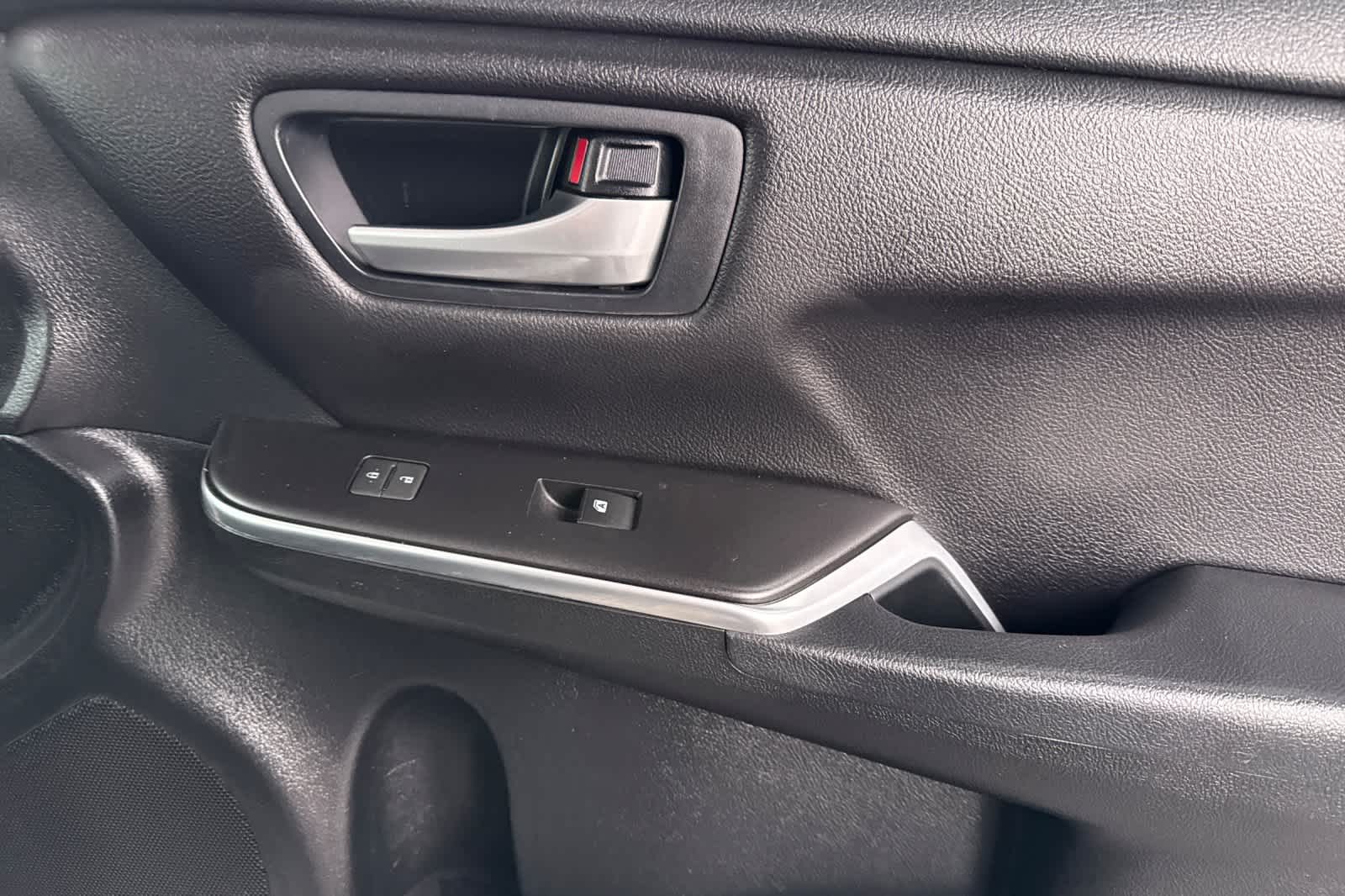 Thumbnail: 2017 Toyota Camry - 17