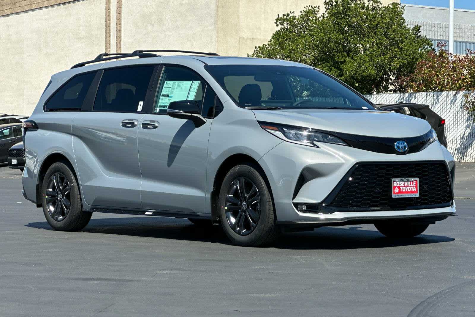 Thumbnail: 2025 Toyota Sienna - 7