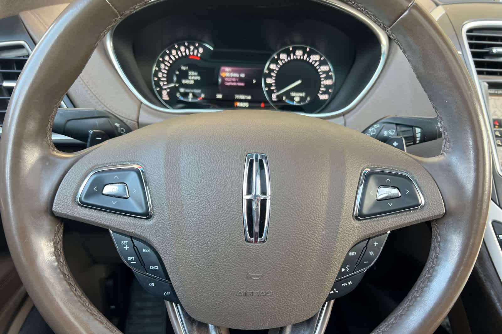 Thumbnail: 2016 Lincoln MKX - 27