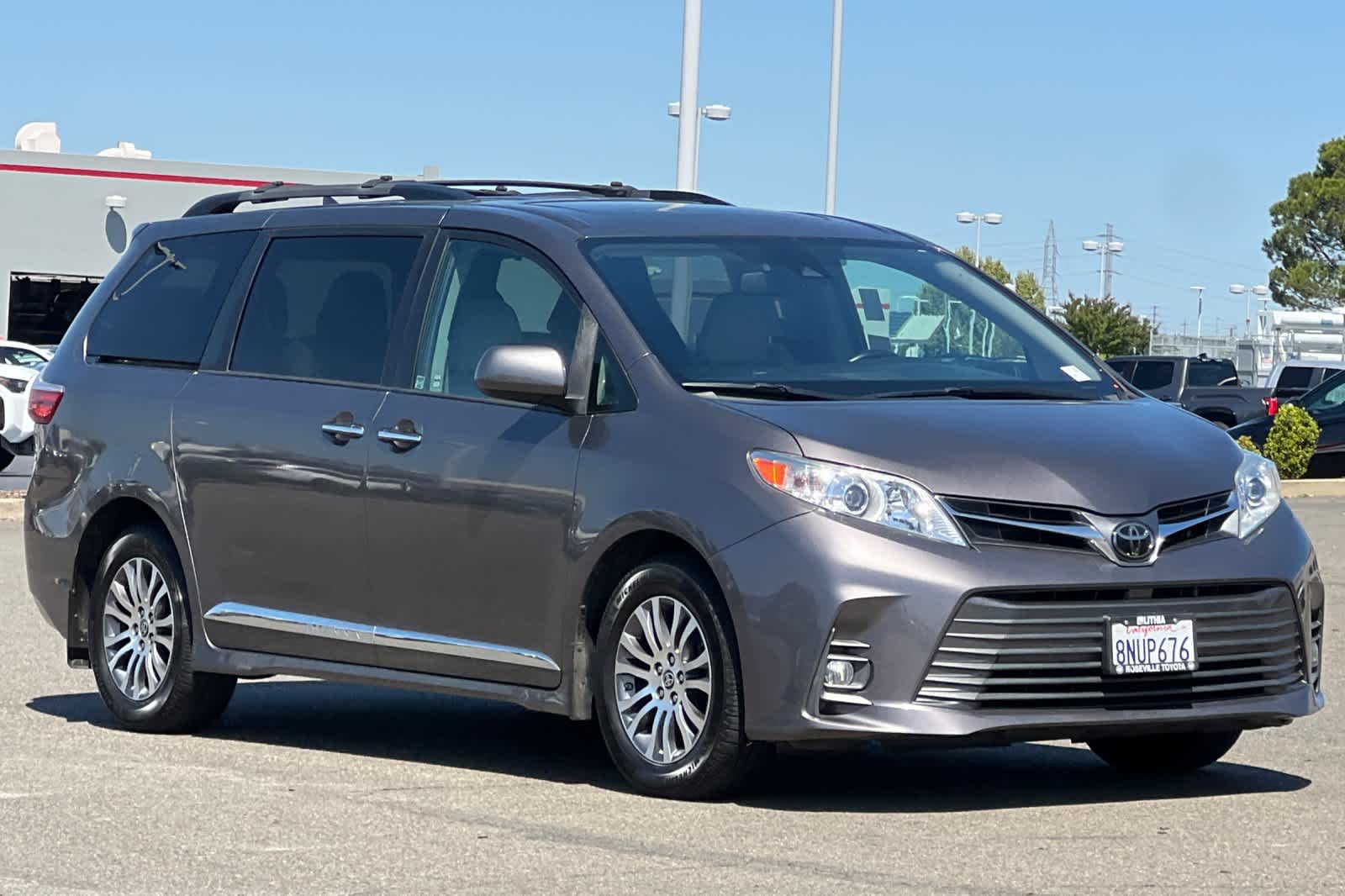 Thumbnail: 2020 Toyota Sienna - 5