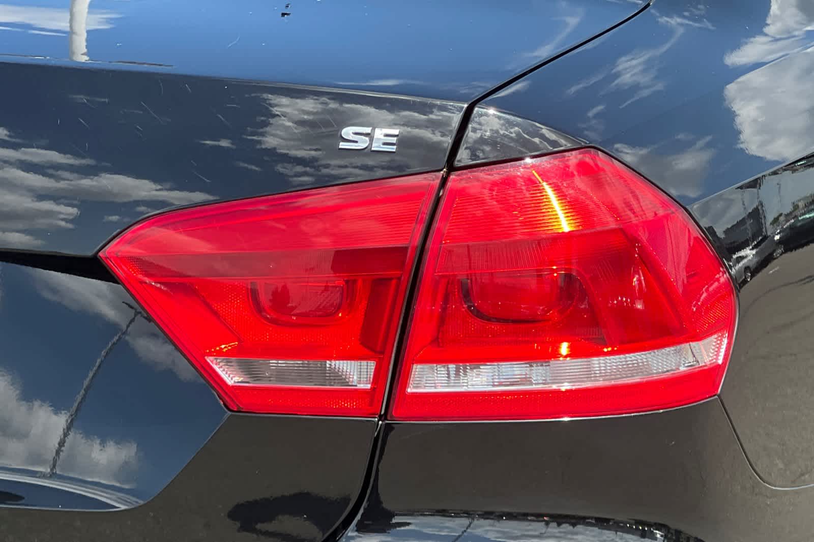 Thumbnail: 2013 Volkswagen Passat - 29
