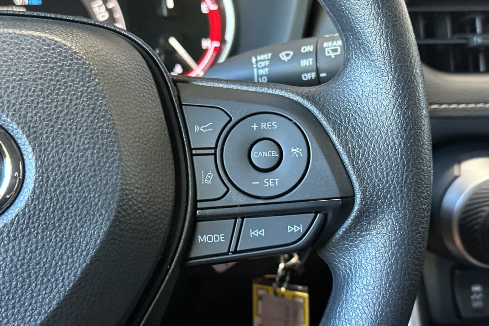 Thumbnail: 2025 Toyota RAV4 - 26