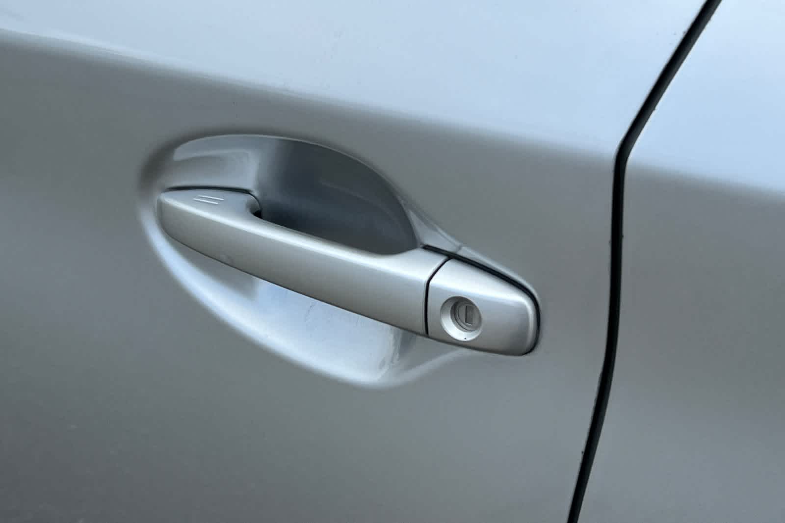 Thumbnail: 2010 Toyota Prius - 18