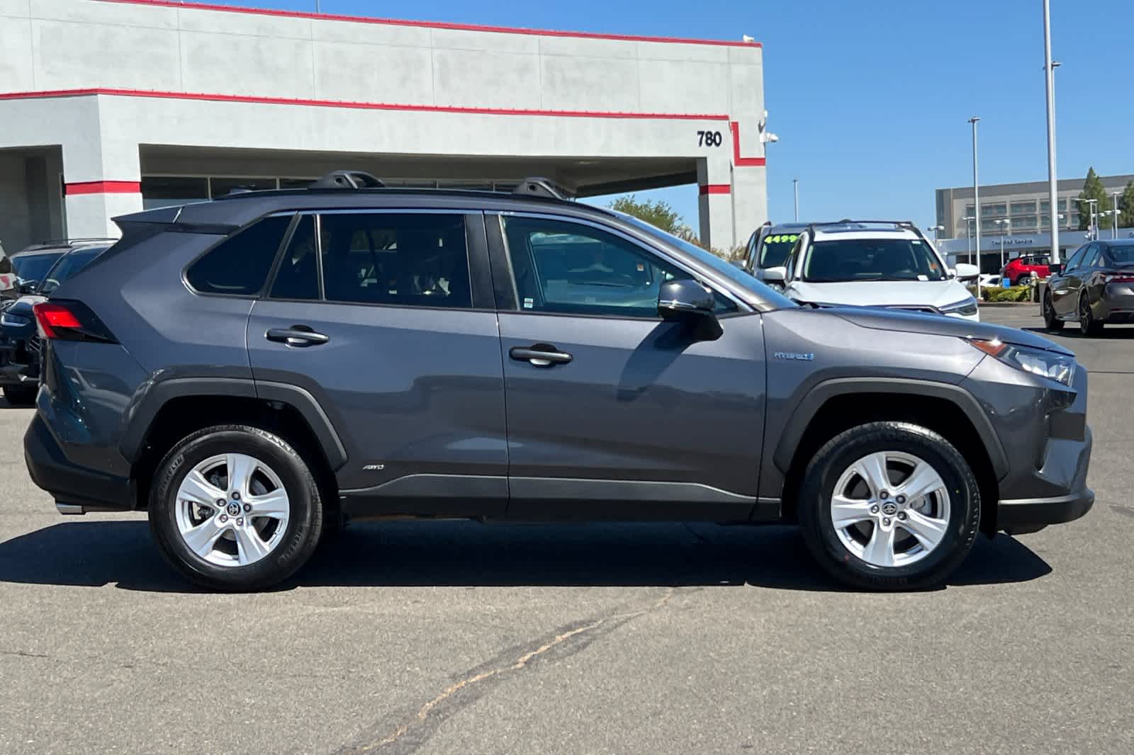 Thumbnail: 2021 Toyota RAV4 - 6