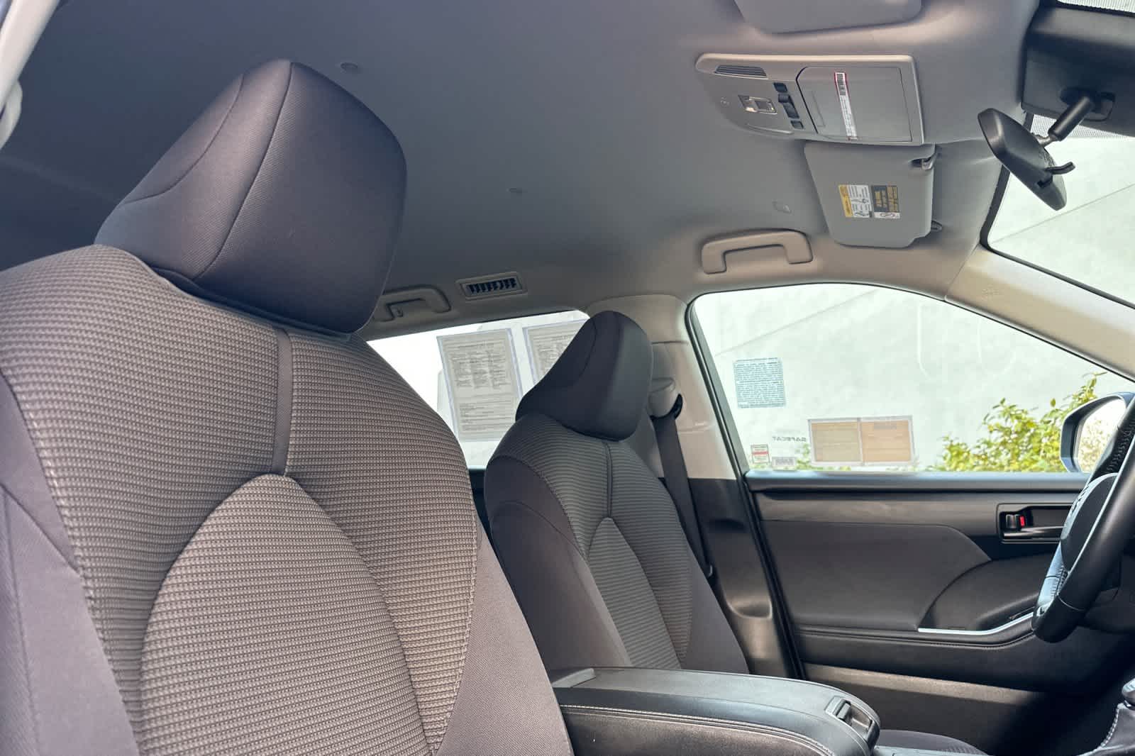 Thumbnail: 2022 Toyota Highlander - 19