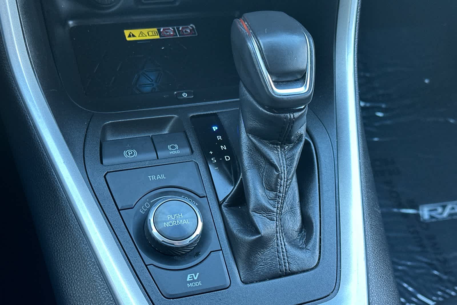 Thumbnail: 2022 Toyota RAV4 - 24