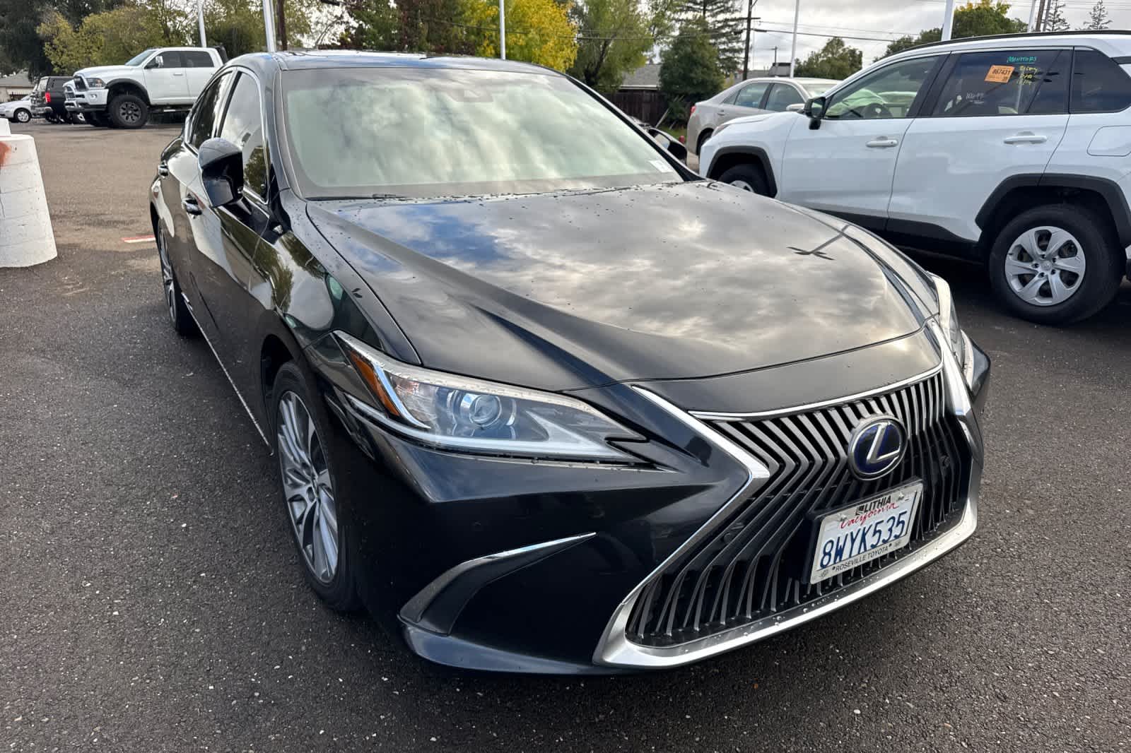 Thumbnail: 2021 Lexus ES - 3