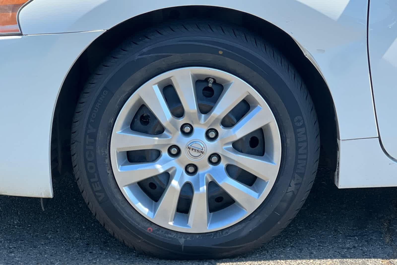 Thumbnail: 2015 Nissan Altima - 28