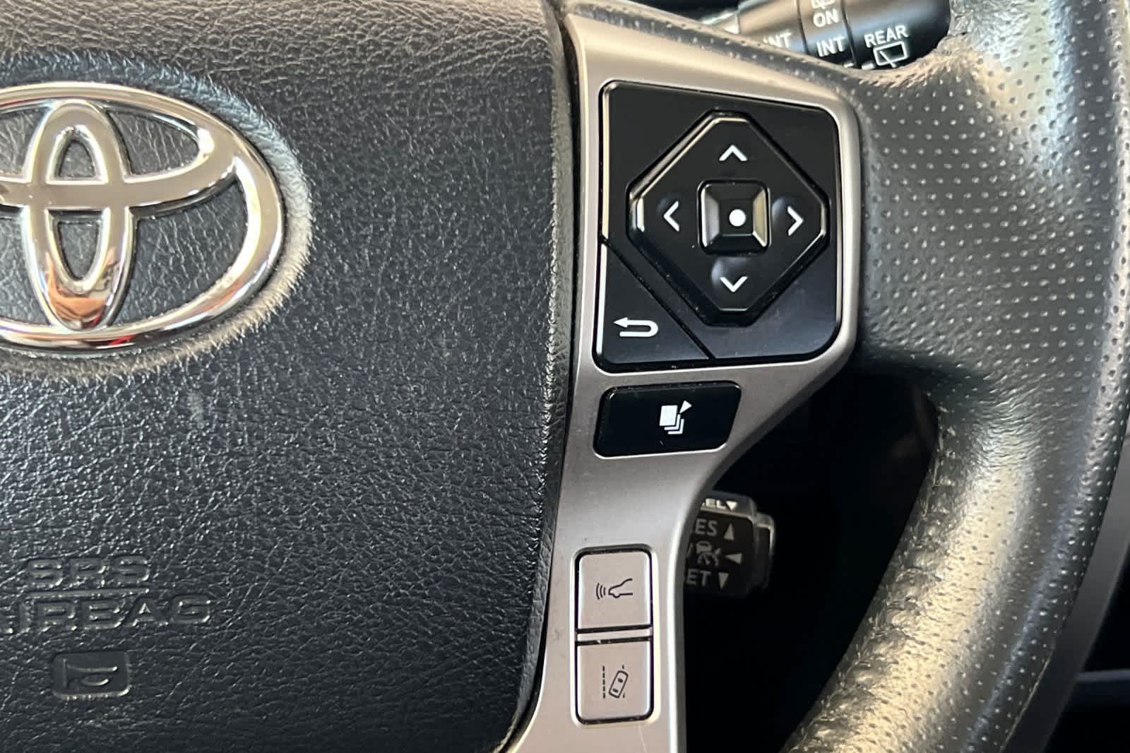 Thumbnail: 2022 Toyota 4Runner - 27