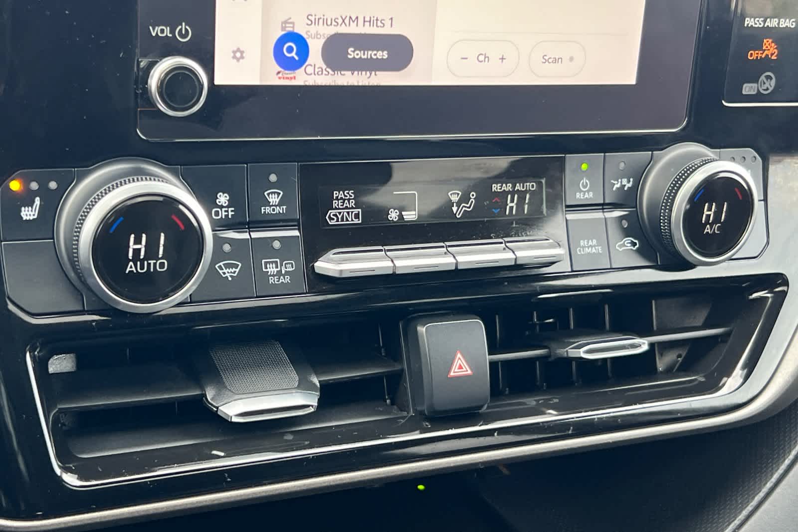 Thumbnail: 2023 Toyota Highlander - 23