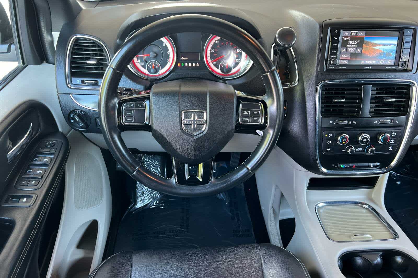 Thumbnail: 2019 Dodge Grand Caravan - 15