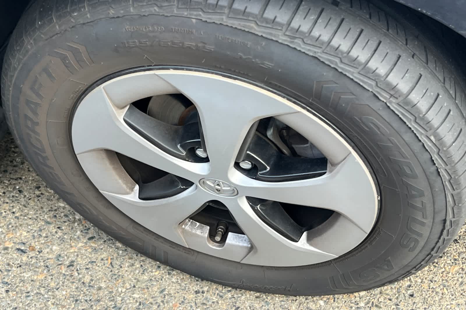 Thumbnail: 2014 Toyota Prius - 12