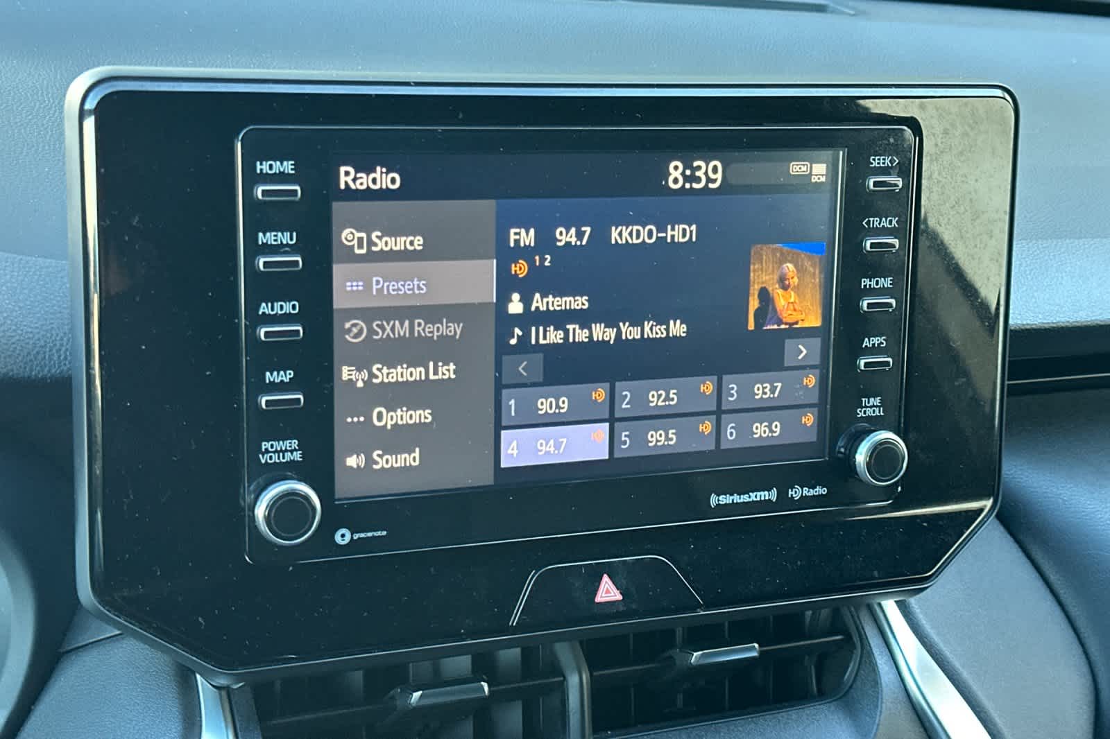 Thumbnail: 2022 Toyota Venza - 19