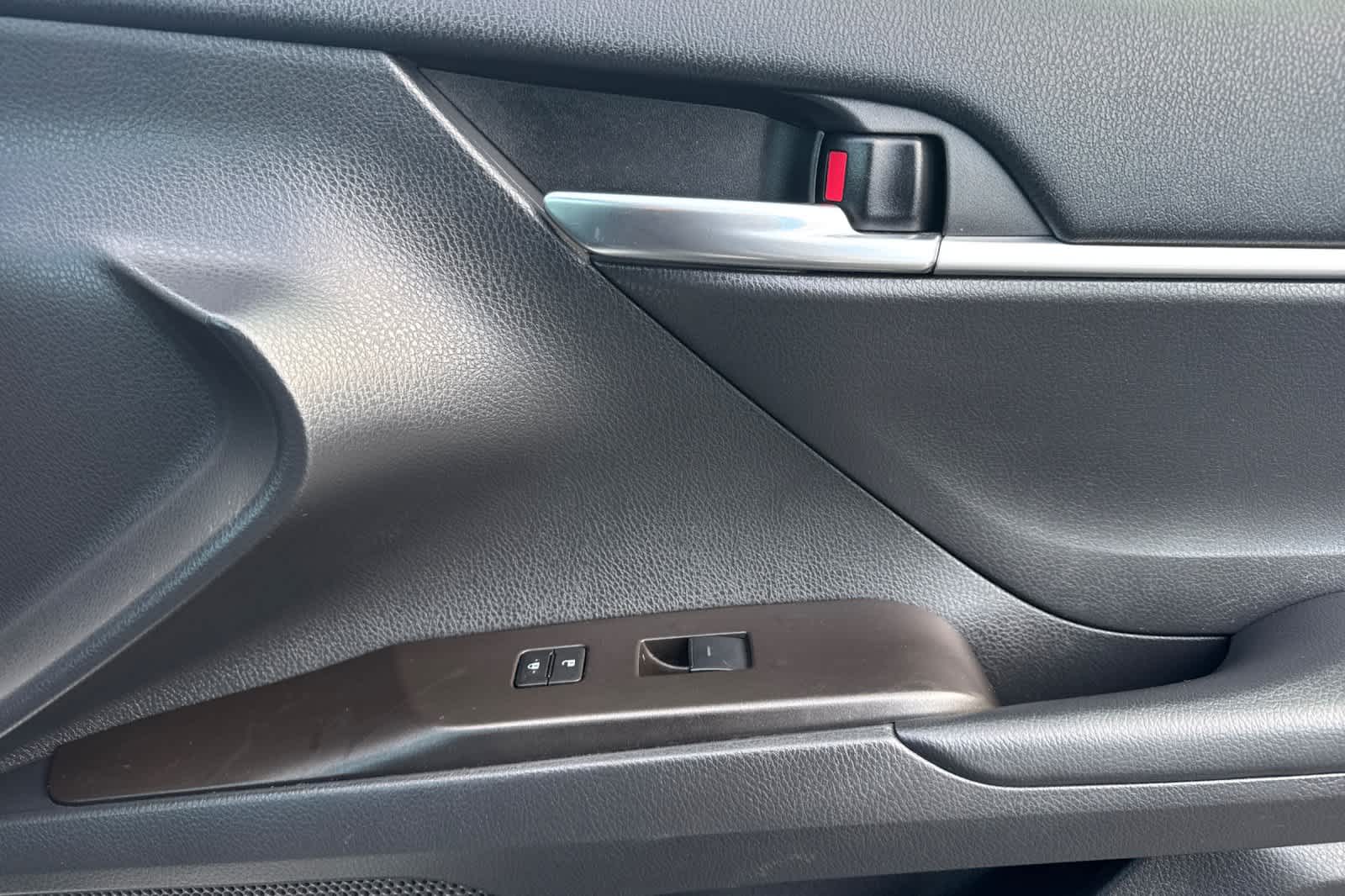 Thumbnail: 2022 Toyota Camry - 17