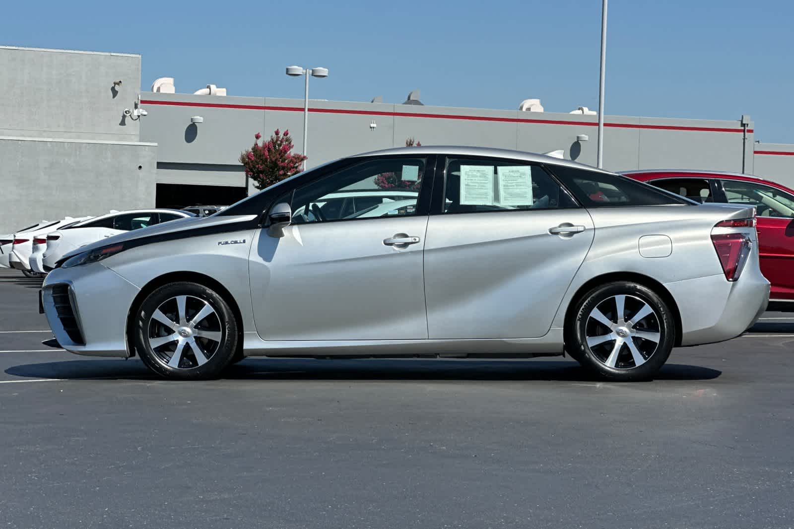 Thumbnail: 2017 Toyota Mirai - 9