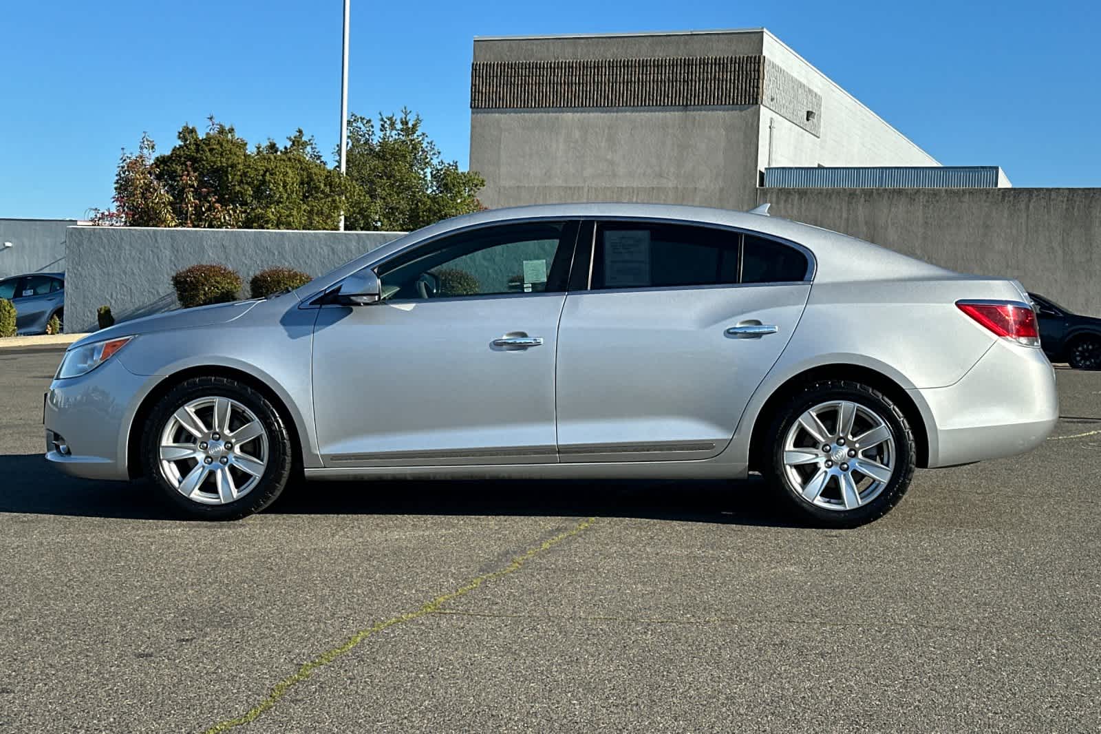 Thumbnail: 2011 Buick LaCrosse - 9