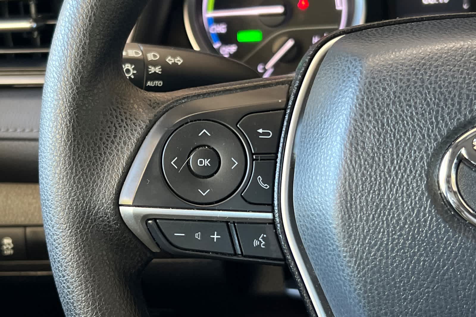 Thumbnail: 2023 Toyota Camry - 24