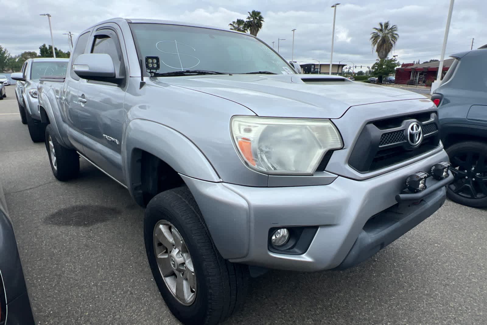 Thumbnail: 2015 Toyota Tacoma - 3