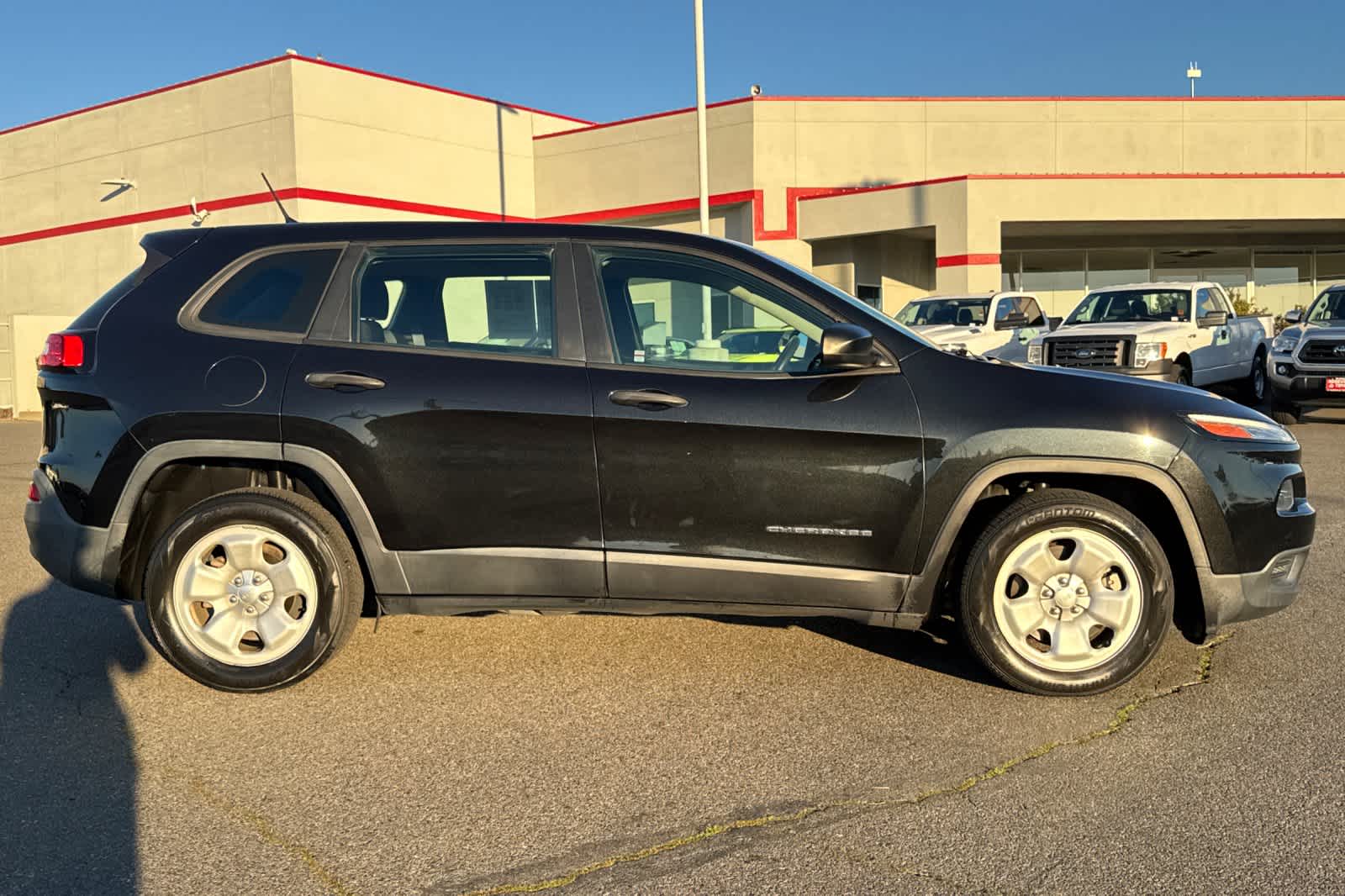 Thumbnail: 2015 Jeep Cherokee - 6